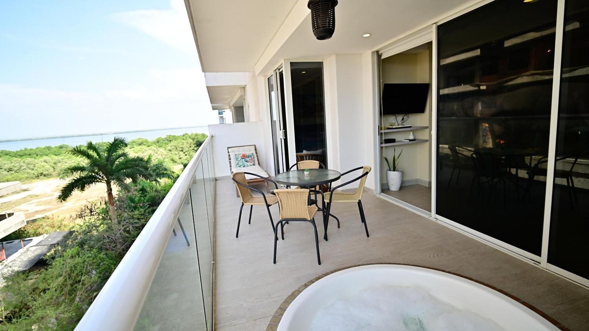 Luxury With Jacuzzi Lagoon View Near Apartamento