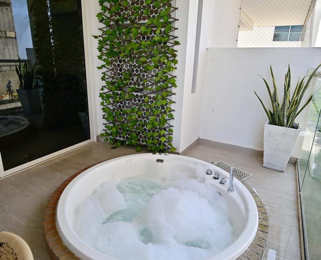 Luxury With Jacuzzi Lagoon View Near Apartamento Cartagena