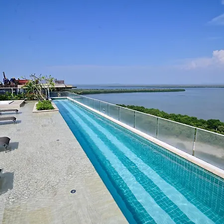 Luxury With Jacuzzi Lagoon View Near *