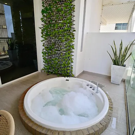 Luxury With Jacuzzi Lagoon View Near Apartamento Cartagena